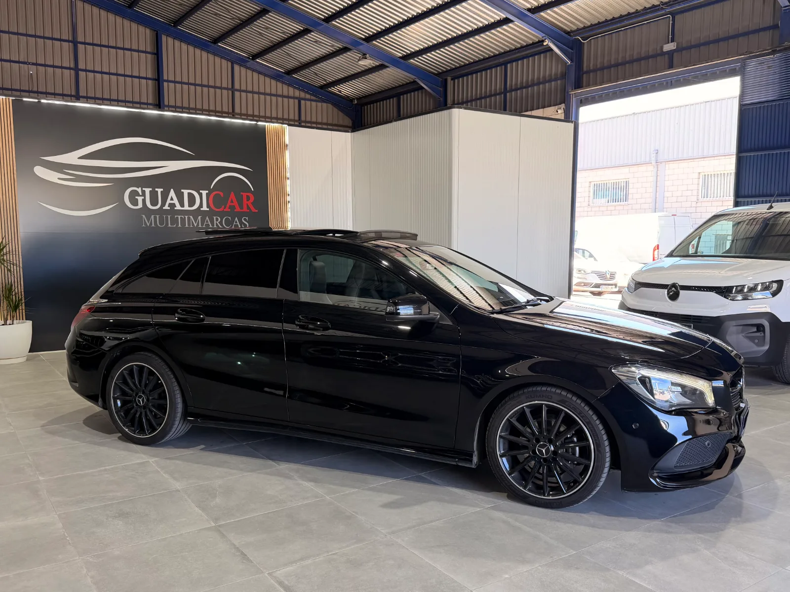 Mercedes Benz CLA 200d Shooting Brake — foto 2