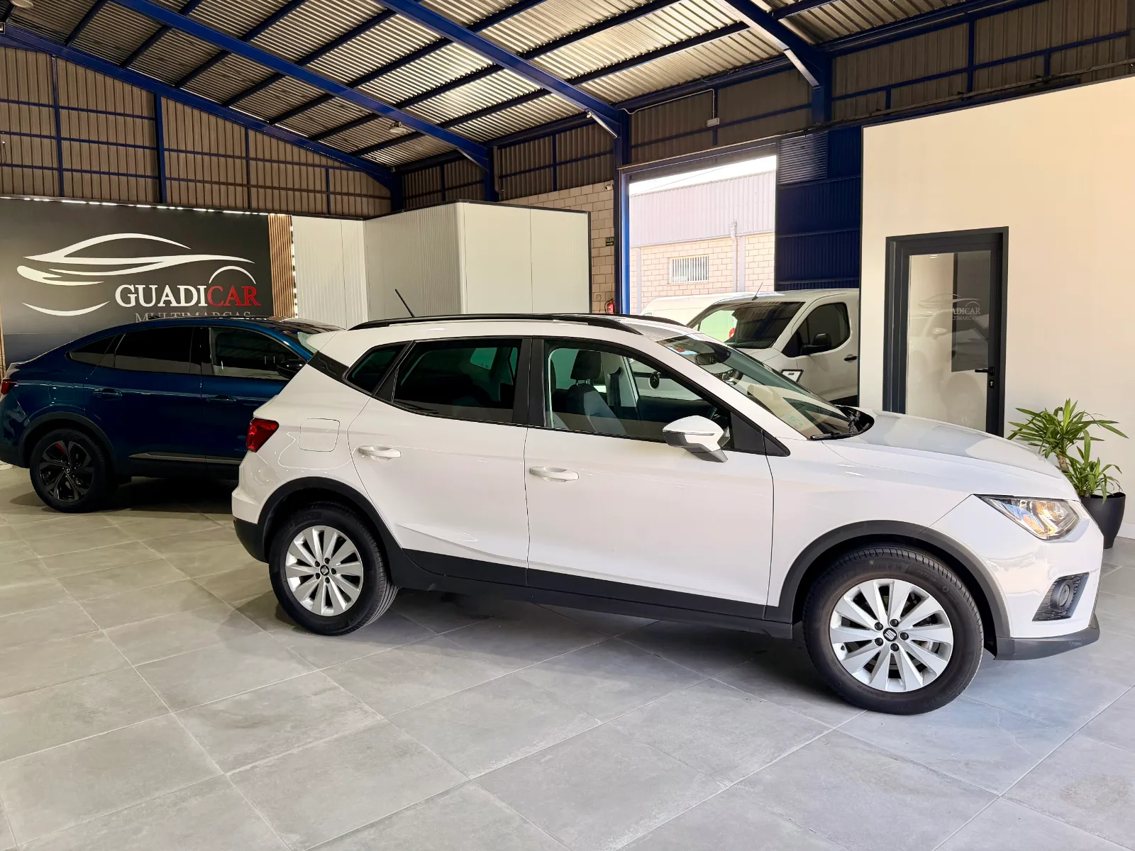 SEAT ARONA — foto 3