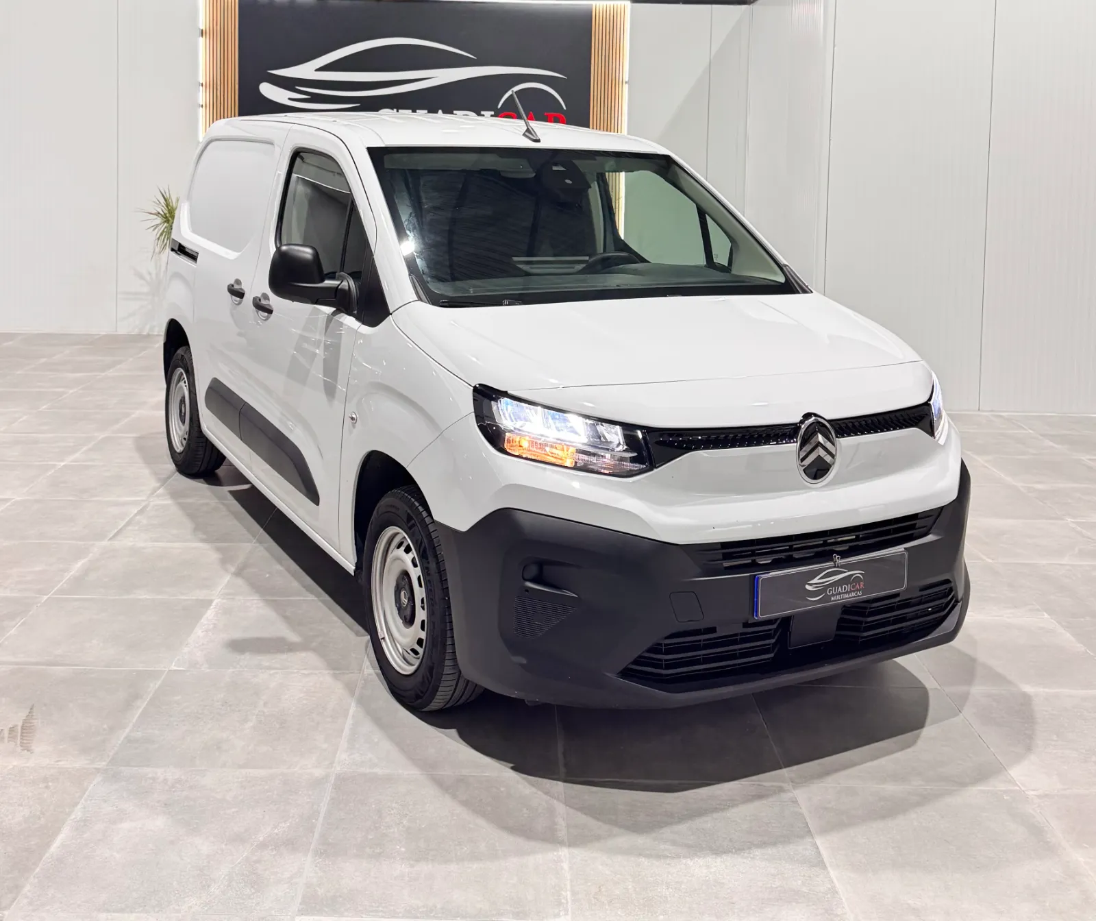 Citröen BERLINGO — foto 1