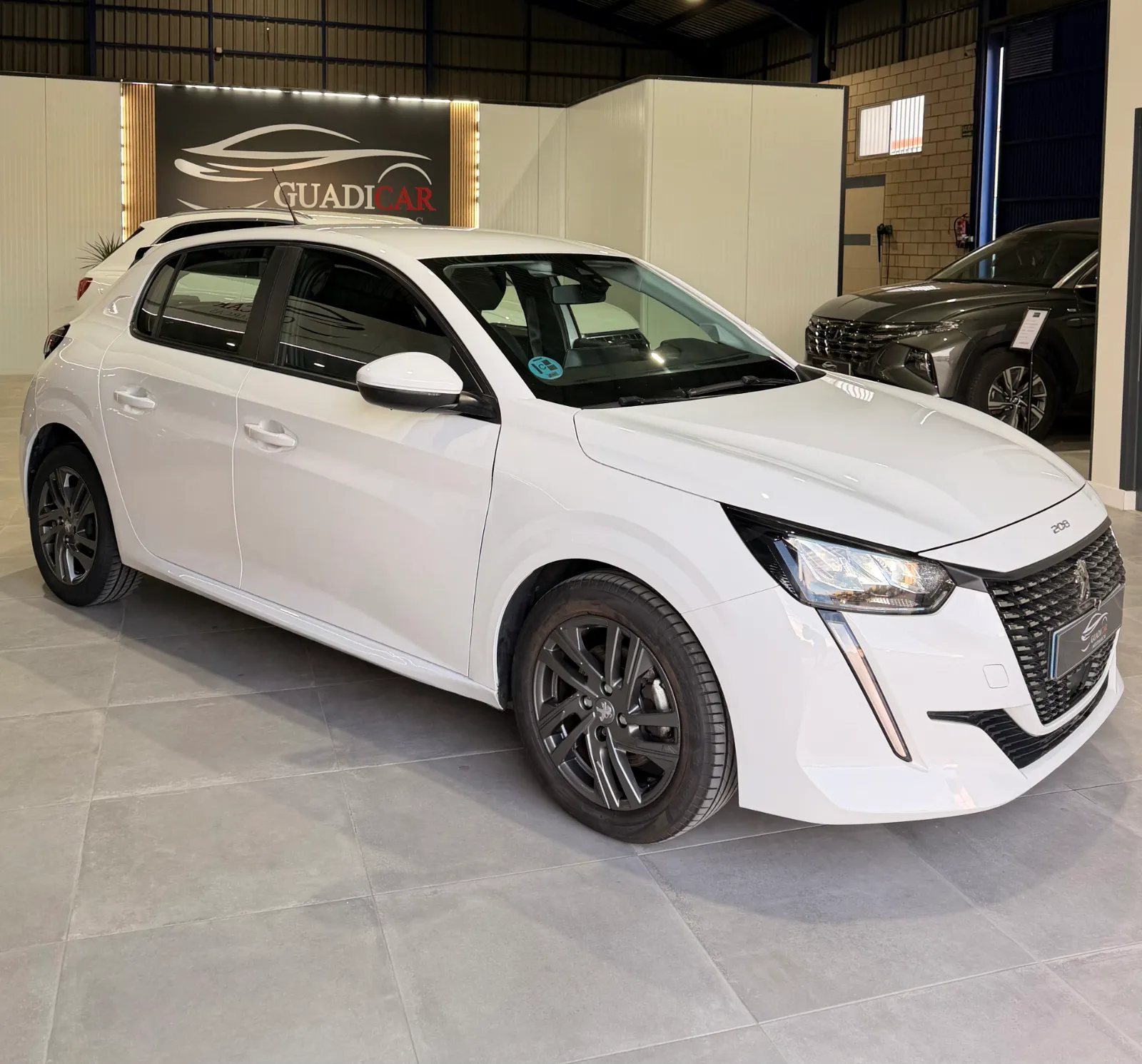 PEUGEOT 208 — foto 2