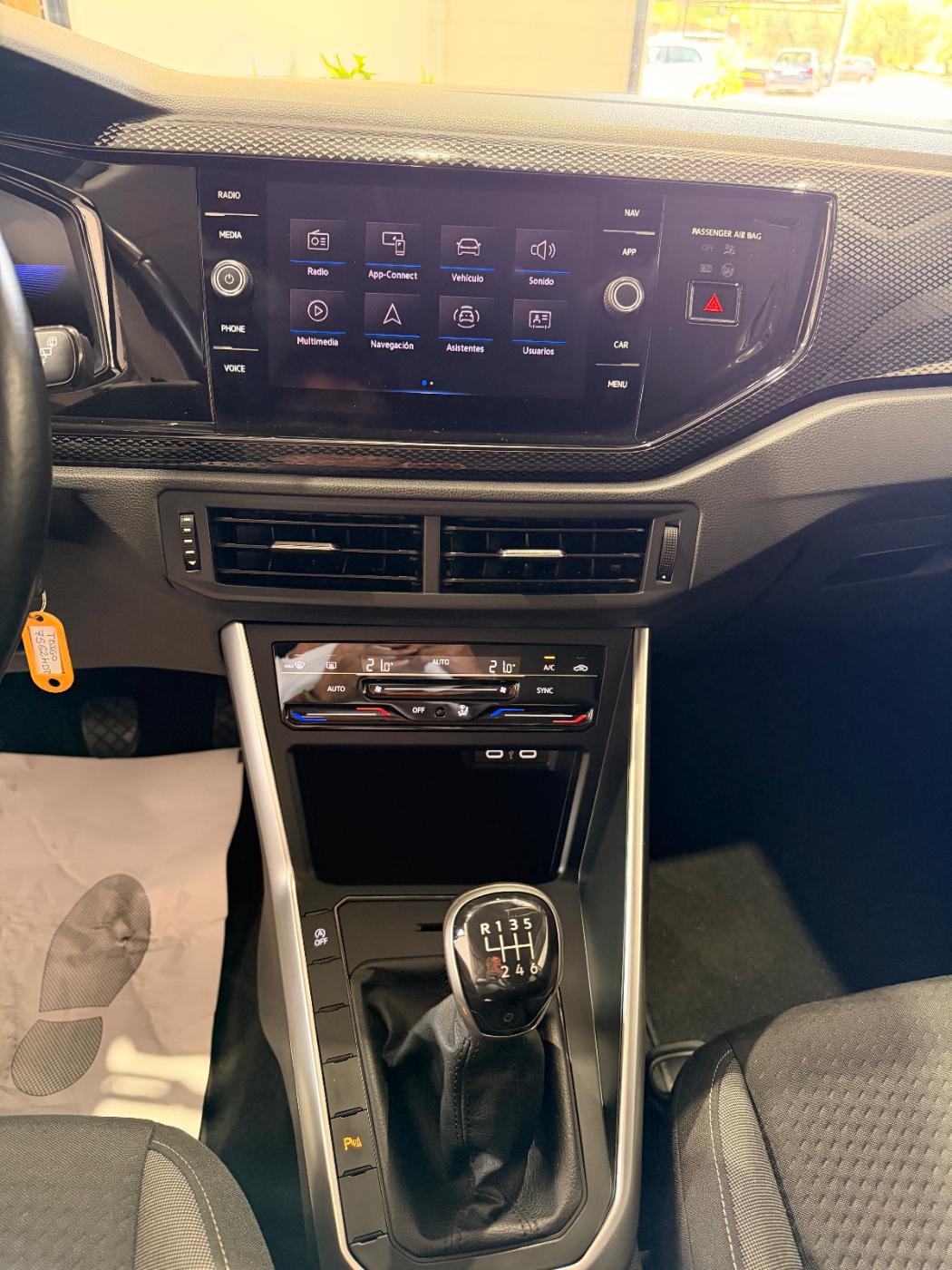 Volkswagen TAIGO — foto 5