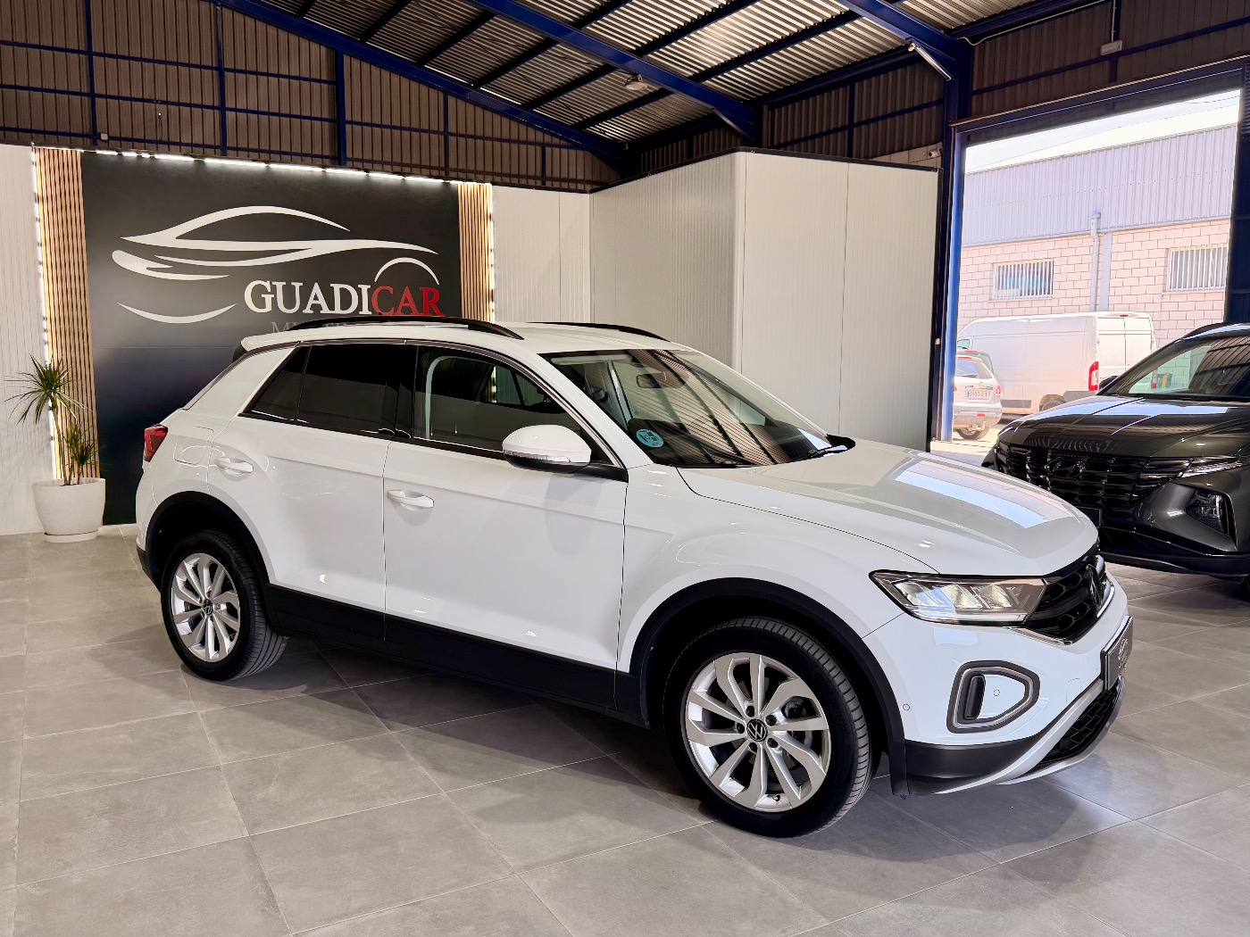 VOLKSWAGEN T-ROC — foto 2