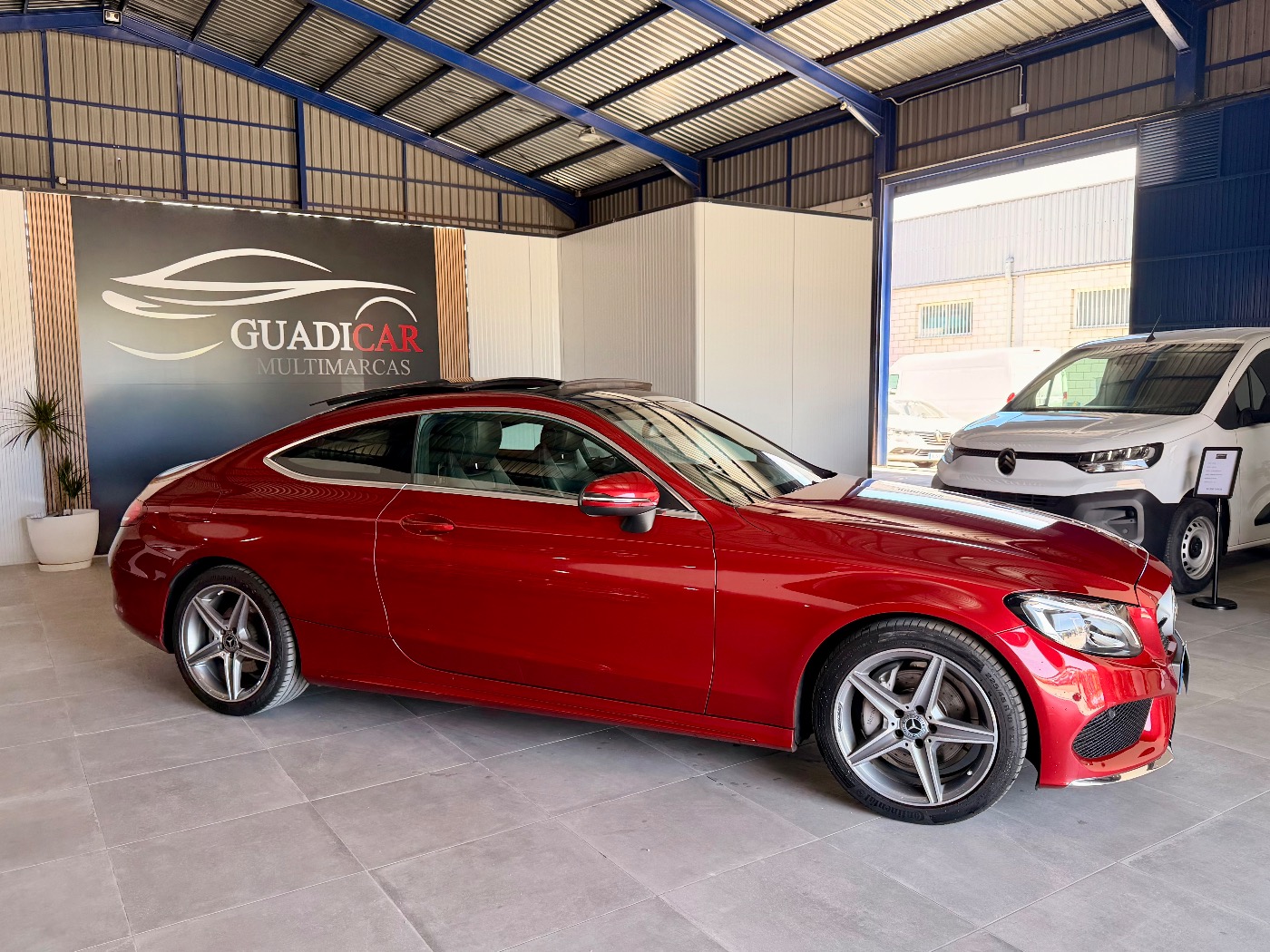 MERCEDES BENZ C220d COUPE — foto 2