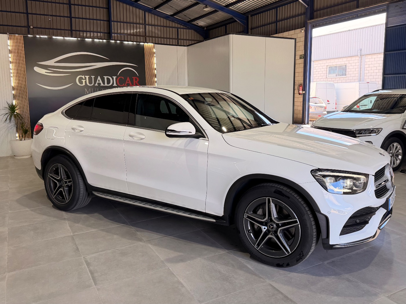 MERCEDES BENZ GLC 220d COUPE 4 MATIC AMG — foto 2