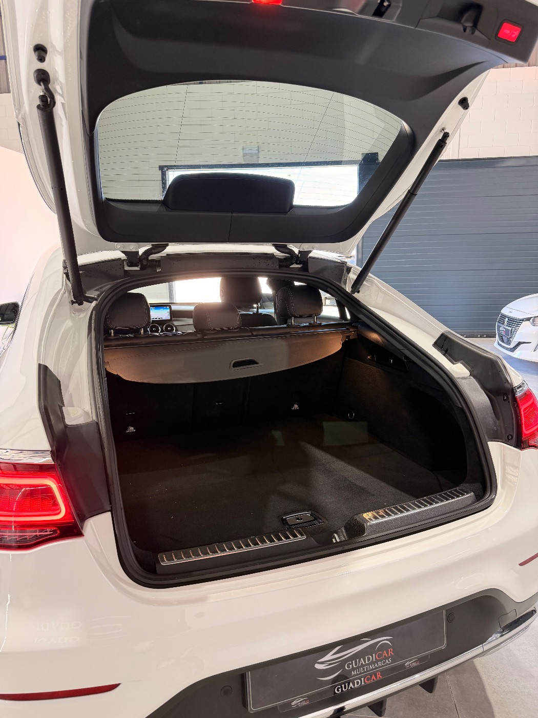 MERCEDES BENZ GLC 220d COUPE 4 MATIC AMG — foto 8