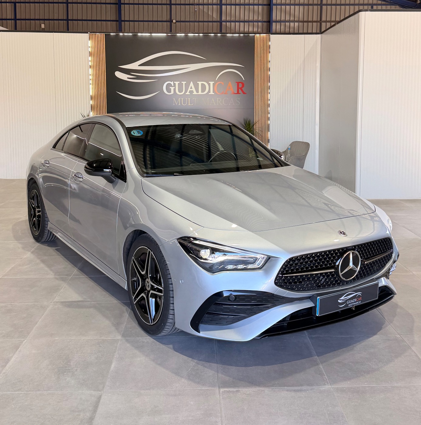MERCEDES BENZ CLA 200 AMG