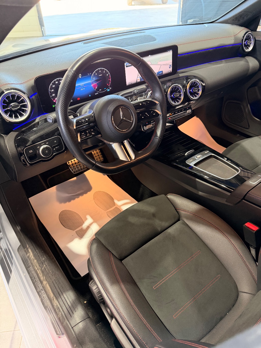 MERCEDES BENZ CLA 200 AMG — foto 3