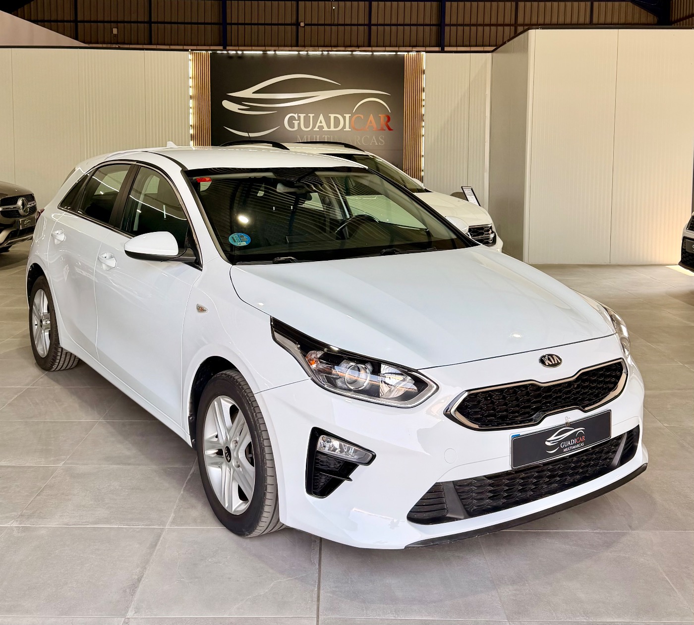 KIA CEED — foto 1