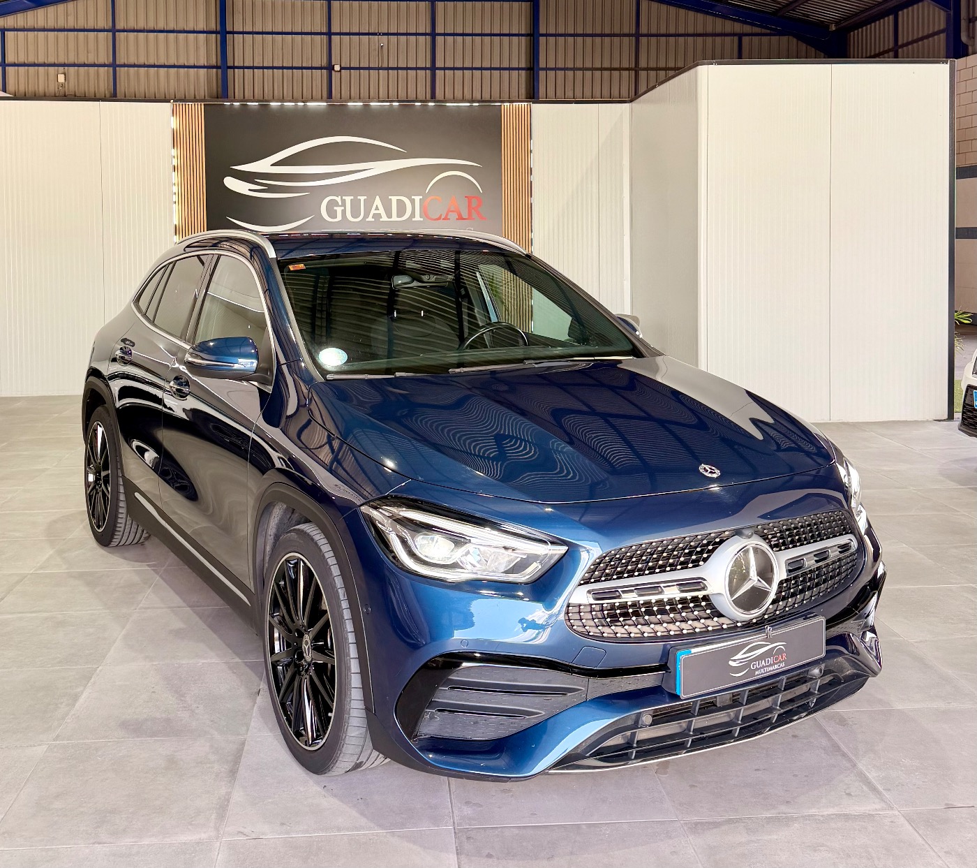 MERCEDES BENZ GLA 200d — foto 1