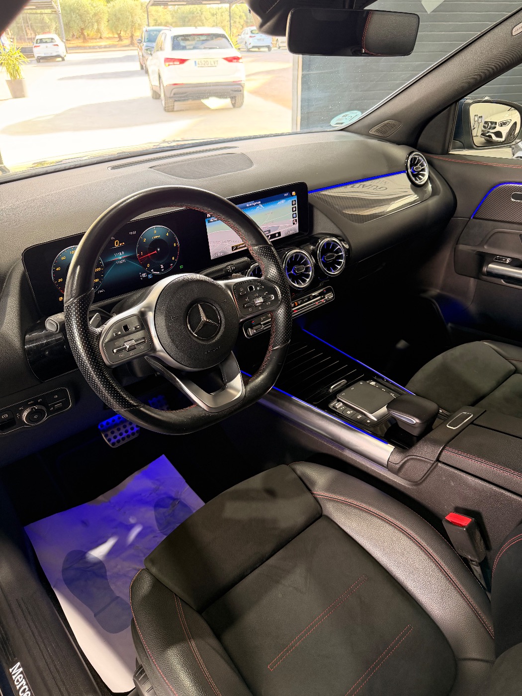 MERCEDES BENZ GLA 200d — foto 3