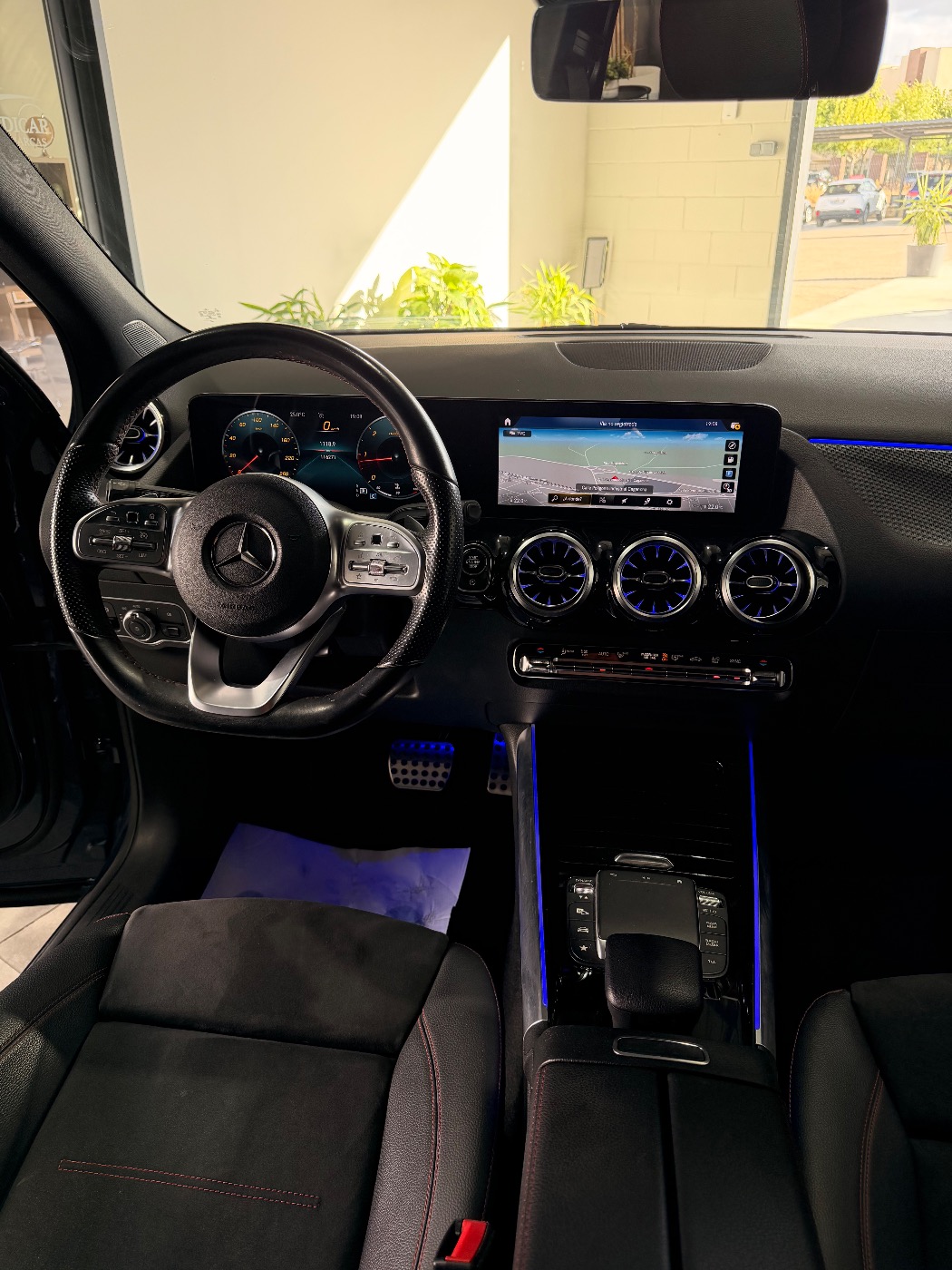 MERCEDES BENZ GLA 200d — foto 5