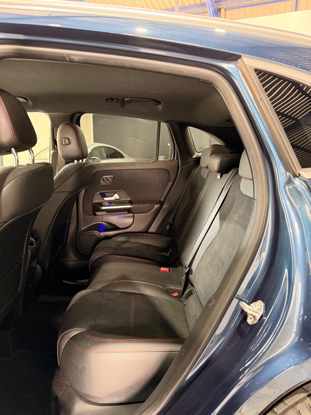 MERCEDES BENZ GLA 200d — foto 6