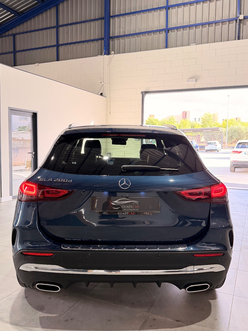 MERCEDES BENZ GLA 200d — foto 9