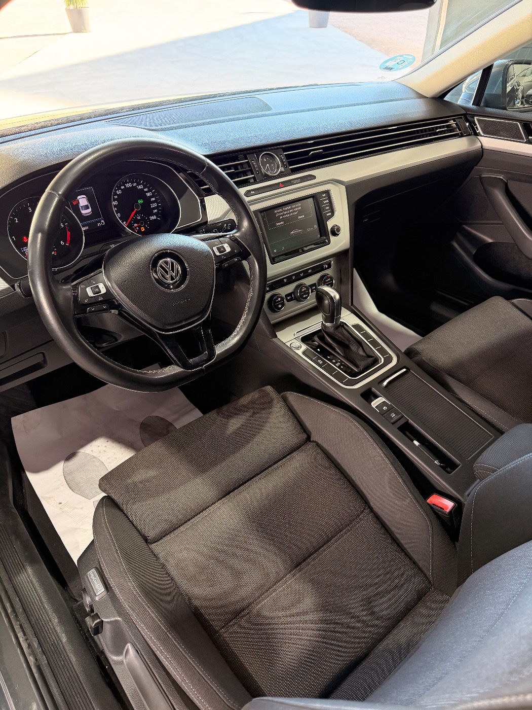 VOLKSWAGEN PASSAT BLUEMOTION — foto 3