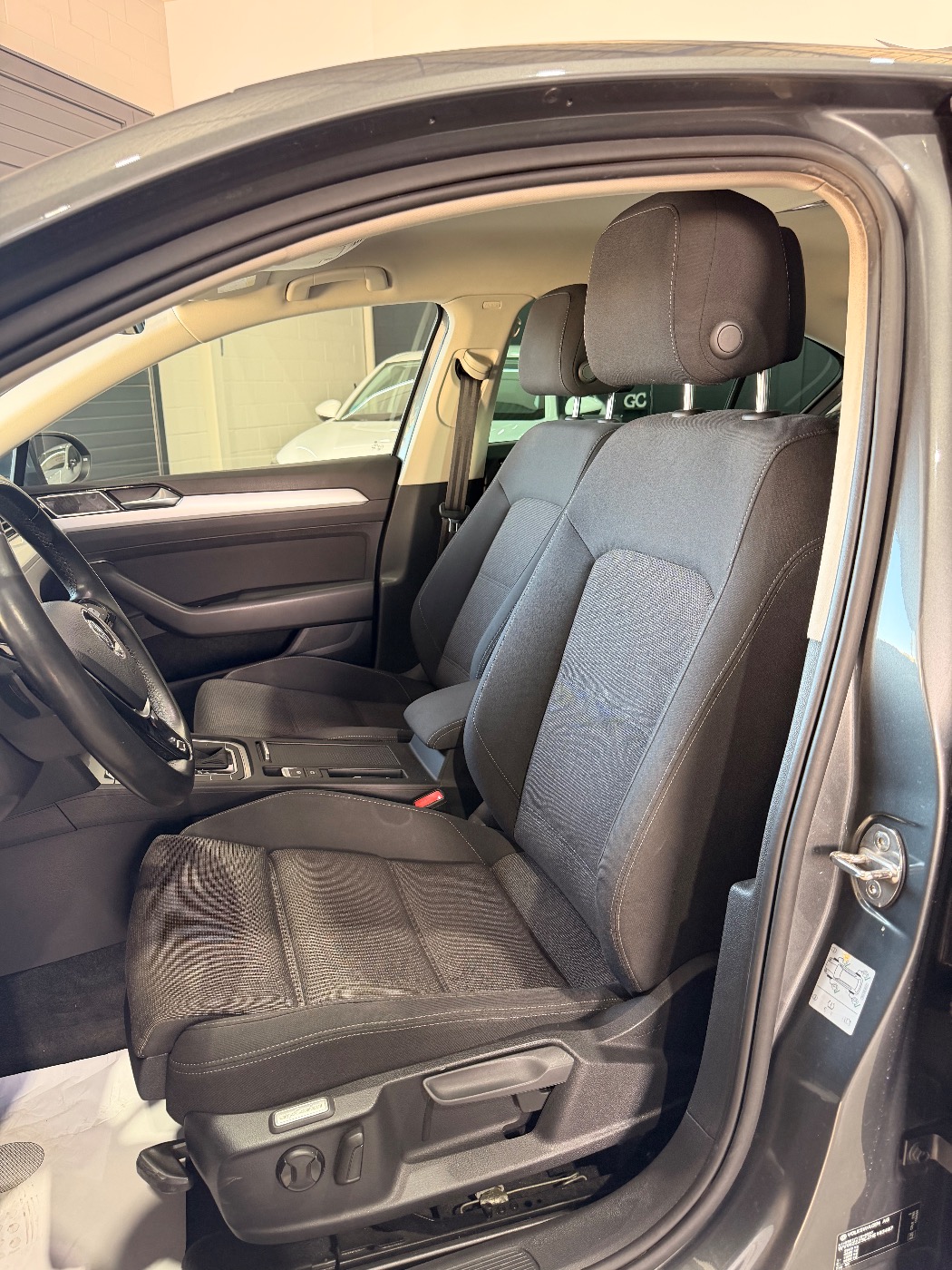 VOLKSWAGEN PASSAT BLUEMOTION — foto 4