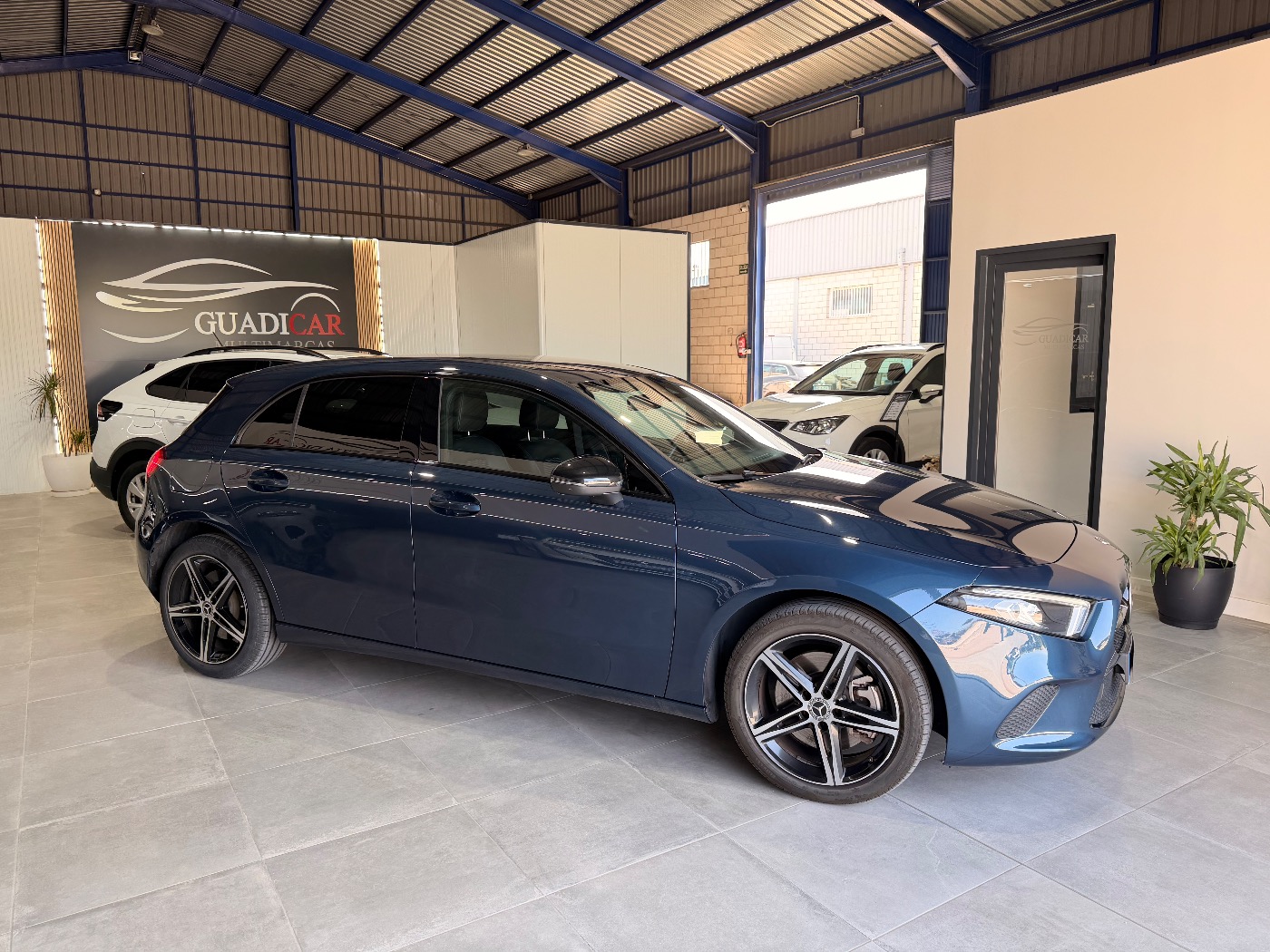 MERCEDES BENZ A 250e — foto 2