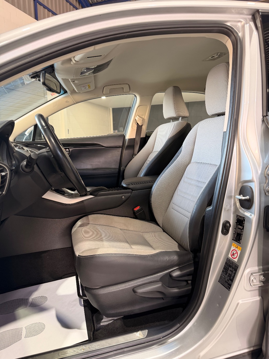 Lexus NX 300h — foto 4