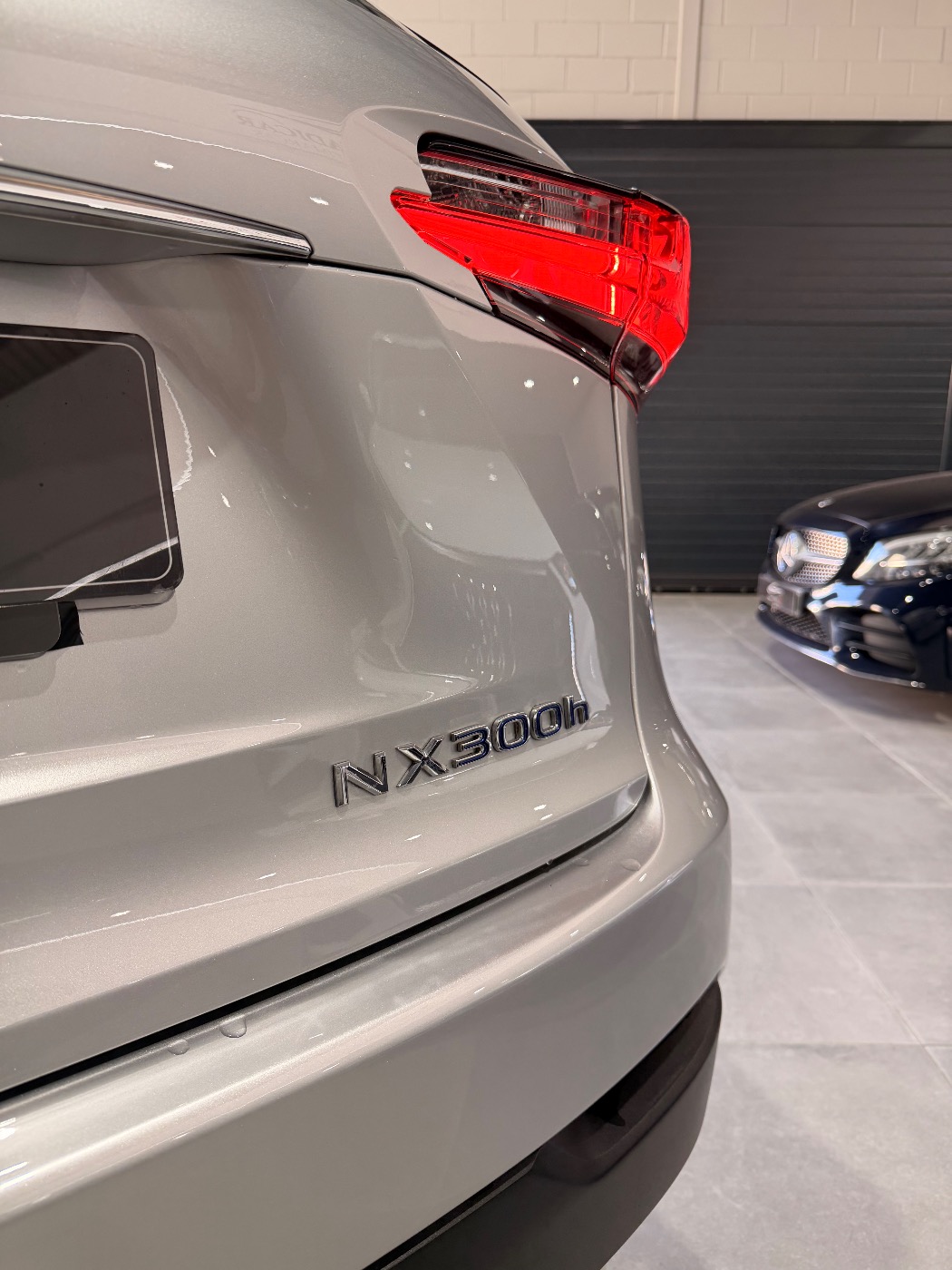 Lexus NX 300h — foto 9
